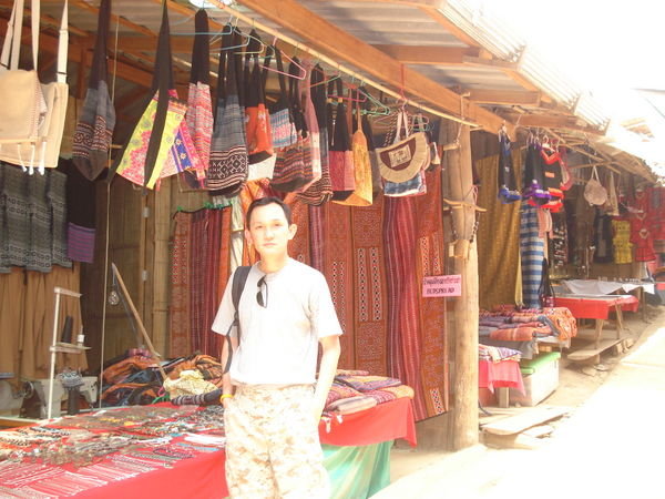 HGN: Handicraft Stores at Karen Long Neck Village