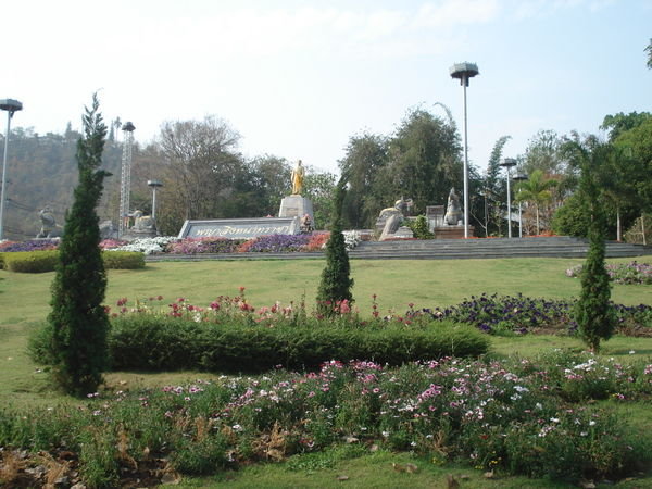 HGN: Praya Singha Natha Raja Monument Day 1