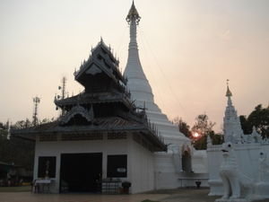 HGN: Sunset at Phra That Doi Kong Mu