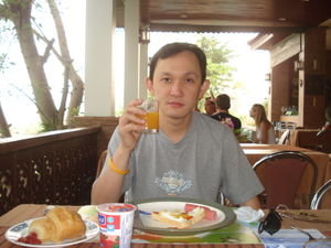 HGN: Breakfast at Golden Pai Resort Day 2
