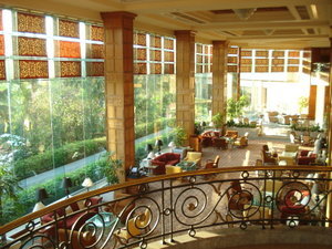 SUB: Lobby in Morning Shangri-la Surabaya Hotel