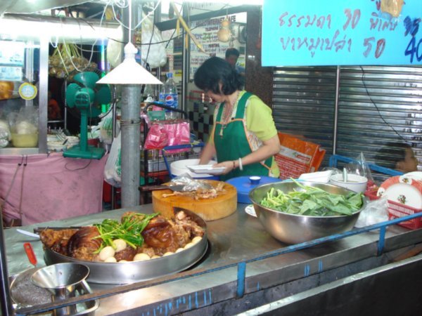 HAN2: Pok stall at Khoa San