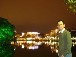 HAN2: Ho Kiem lake at night