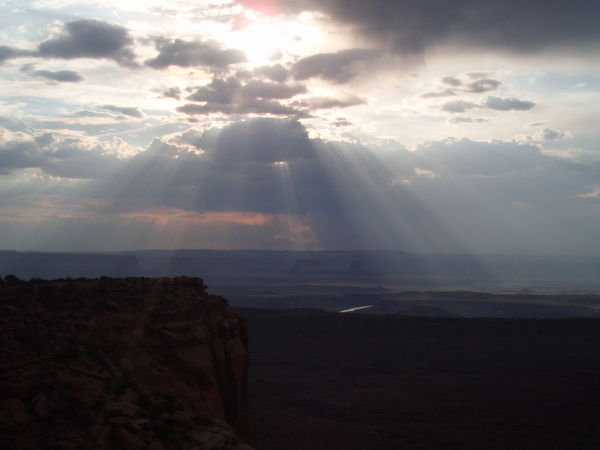 Sunrays Over Canyonlands