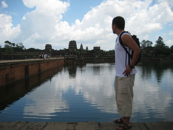 Trung Sizes Up The Angkor Wat