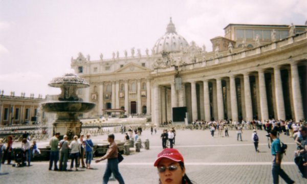 The Vatican and a Misplaced Tourist Blocking the Shot