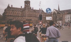 Trying to navigate out of Dam Square on a tamdem is'nt easy, especially when Trung's at the front!