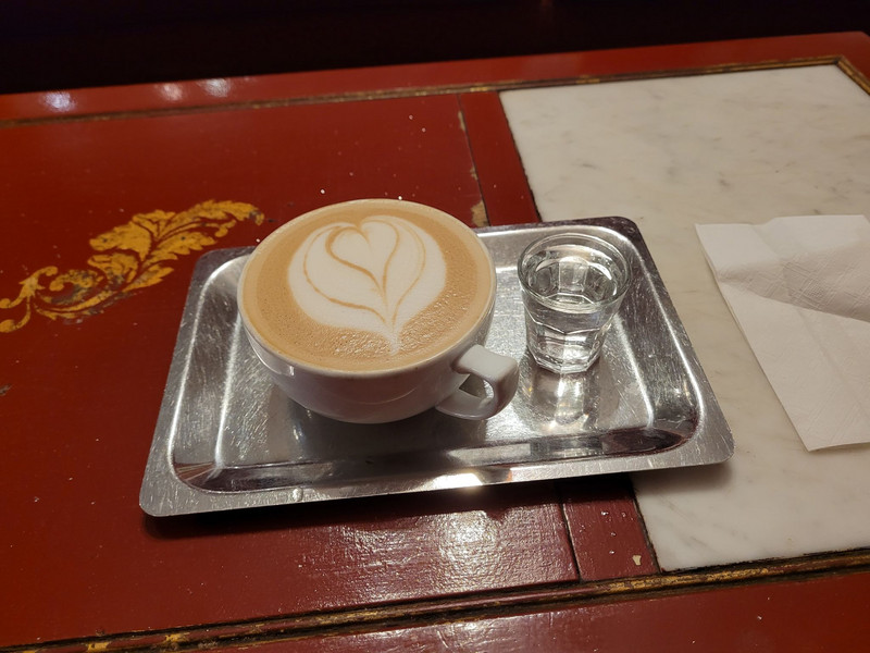 Amadeus Cafe Latte art
