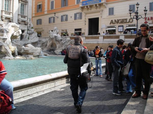 Get Your Photo Taken (Trevi Fountain)