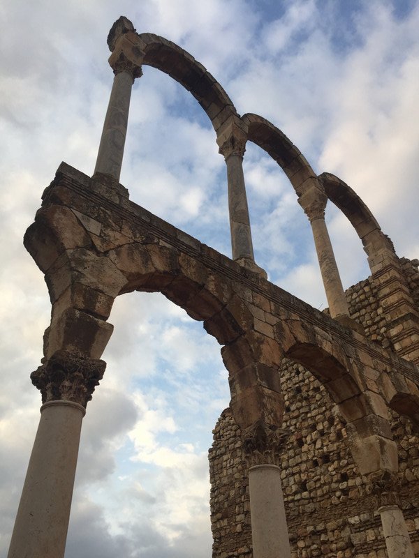 Arches, Anjar