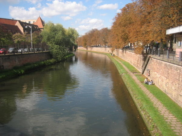 Un Tres Romantique Canal