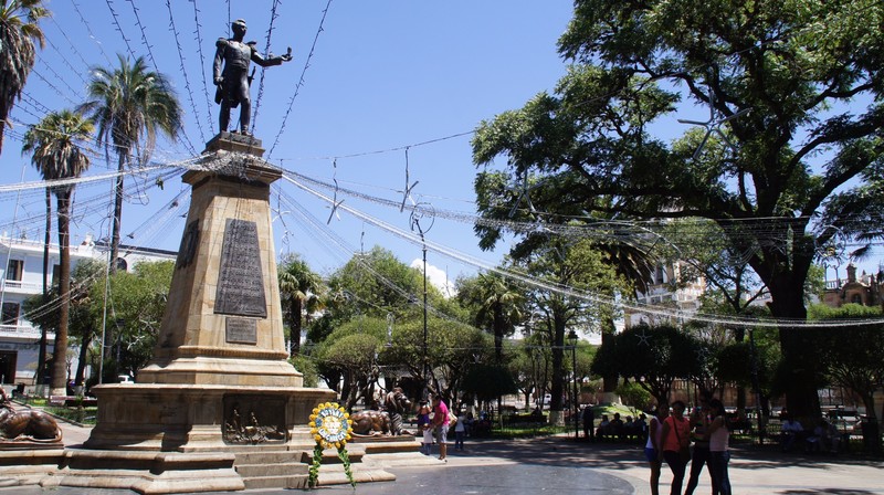 Plaza 25 de Mayo, Sucre