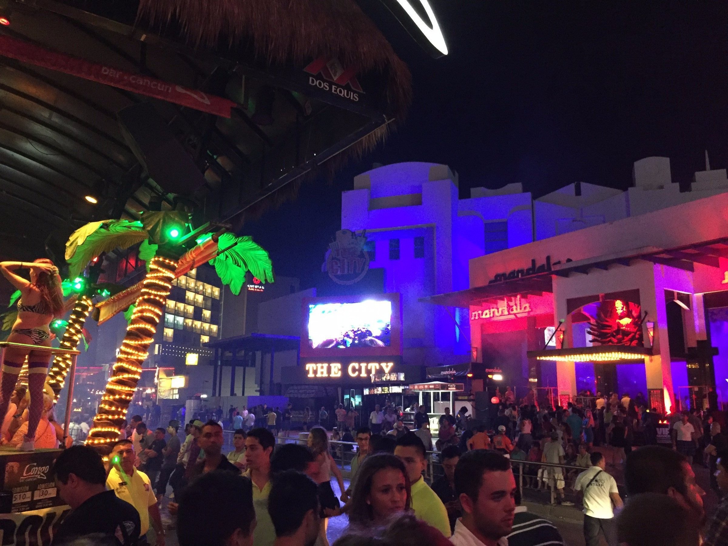 downtown cancun nightlife