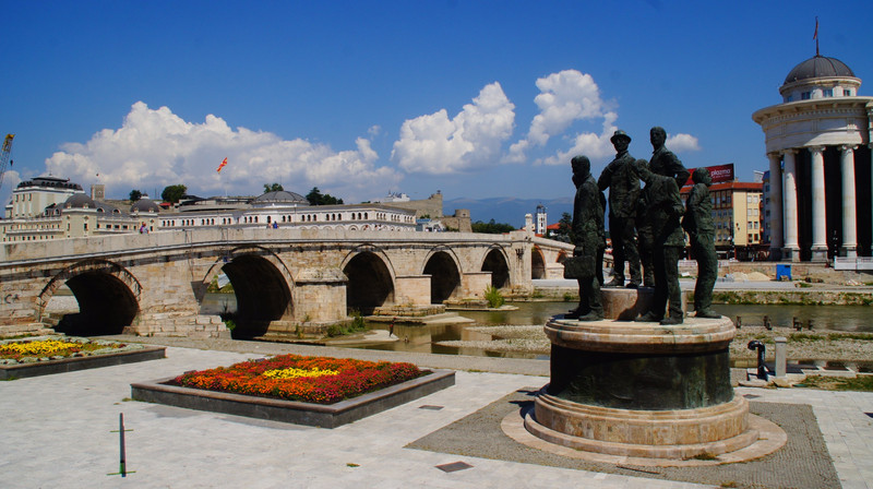 Kameni Most & Boatmen Of Thessaloniki Statue