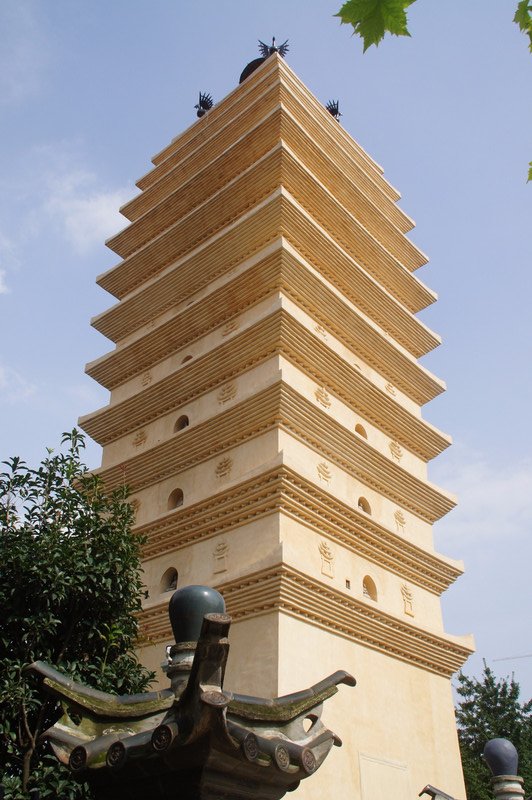 East Pagoda, Kunming