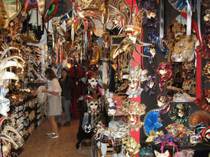 Mask shopping in Venice