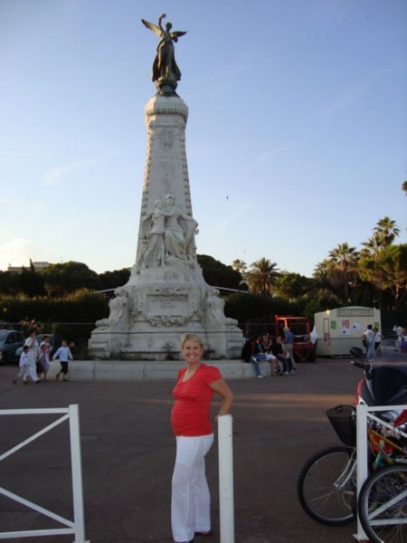 Pregnant with the Twins in Nice