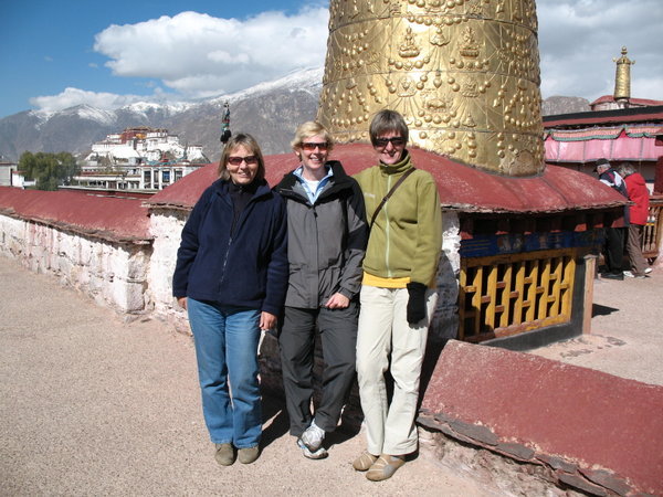 Mo, me, and Catherine on the roof of the Jokhang