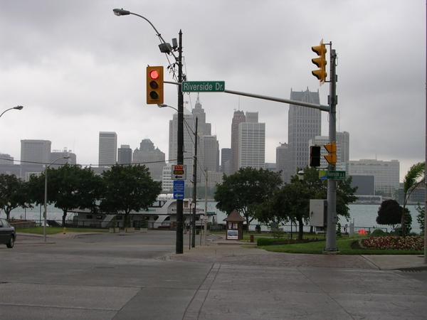 Riverside Drive looking NORTH to the Detroit skyline