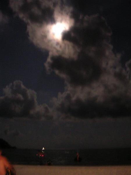 Full Moon on Hat Rin beach