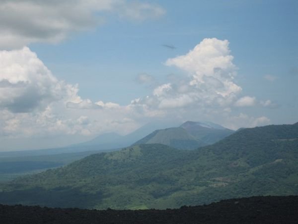Chain of volcanos - Tavolban a vulkanok lanca
