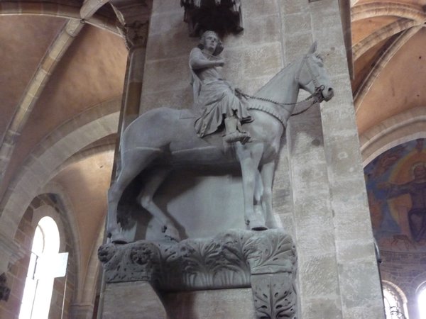 Man on a horse in the Dom