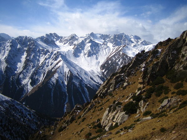 Hike to peak close to Altyn Arashan
