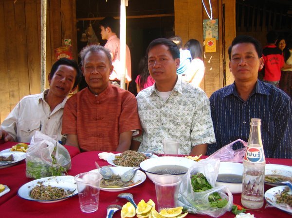 Nong Kiaw - Wedding - Bride's father and brothers