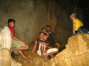 Nong Kiaw - Kids who showed us a hidden cave