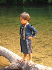 Nam Goy - Lanten kid in traditional dress