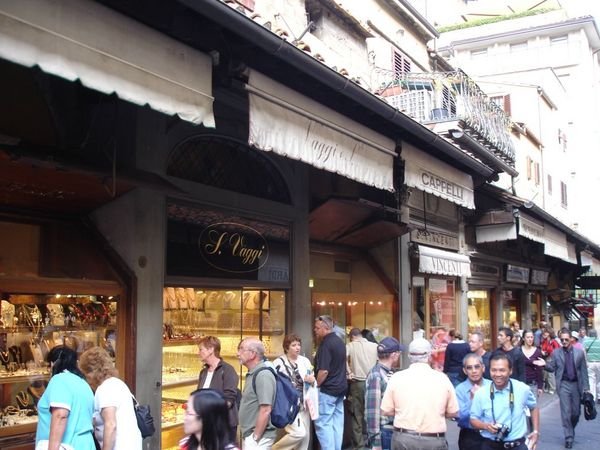 Jewellery shops on the Ponte Vecchio bridge