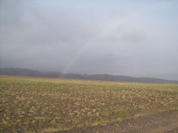 regenboog in de woestijn