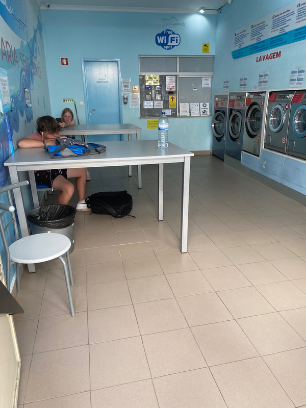 Kids initiation to a  laundromat 
