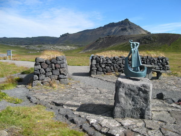 Monument to Gudridur Thorbjarnarsdottir