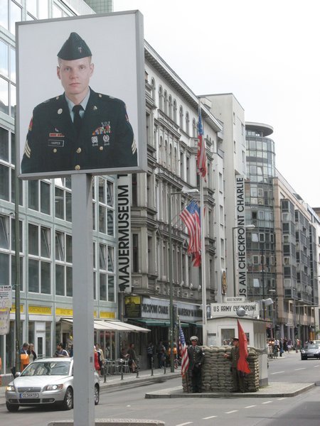 Checkpoint Charlie, Amercian Soldier