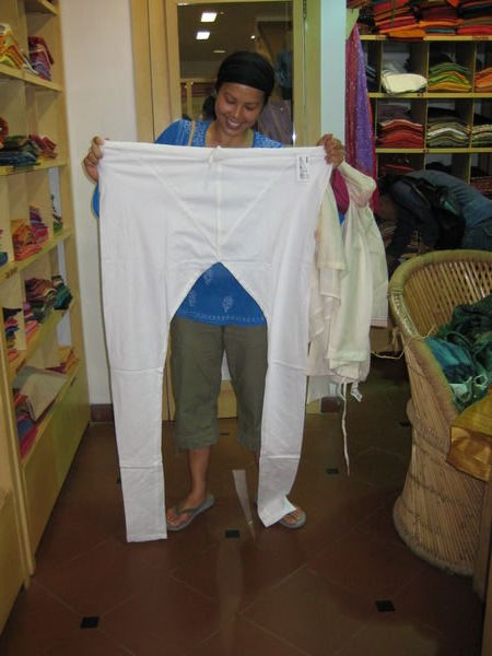 Shopping for pants- this is a size small?