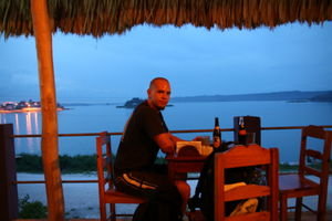 Dining by the Lake - Flores