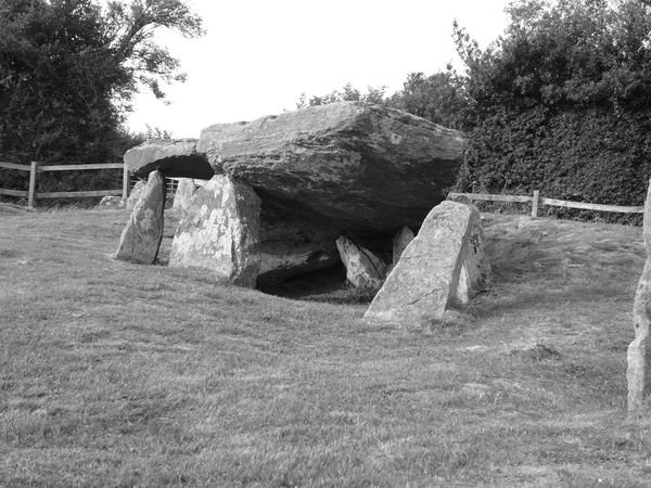 Arthur's Stone Burial Chamber