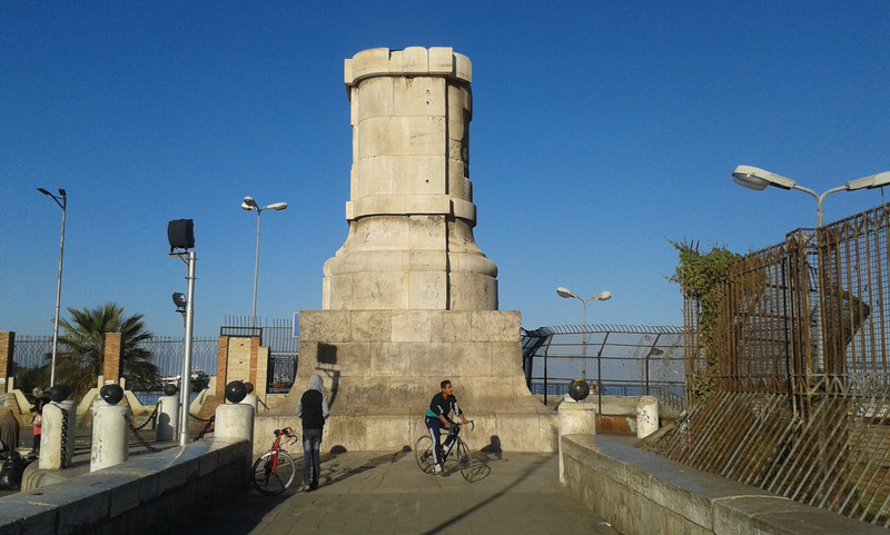 Port Said: su un plinto piu' grande doveva essere posta la Statua della Liberta'