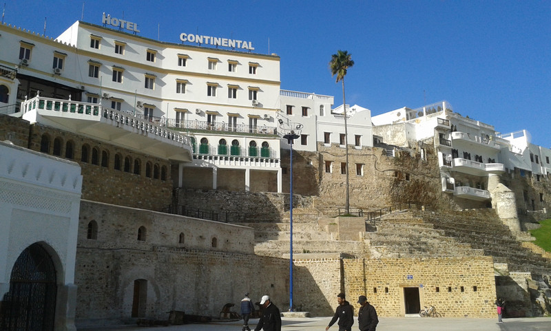 L' Hotel Continental sulle mura della medina