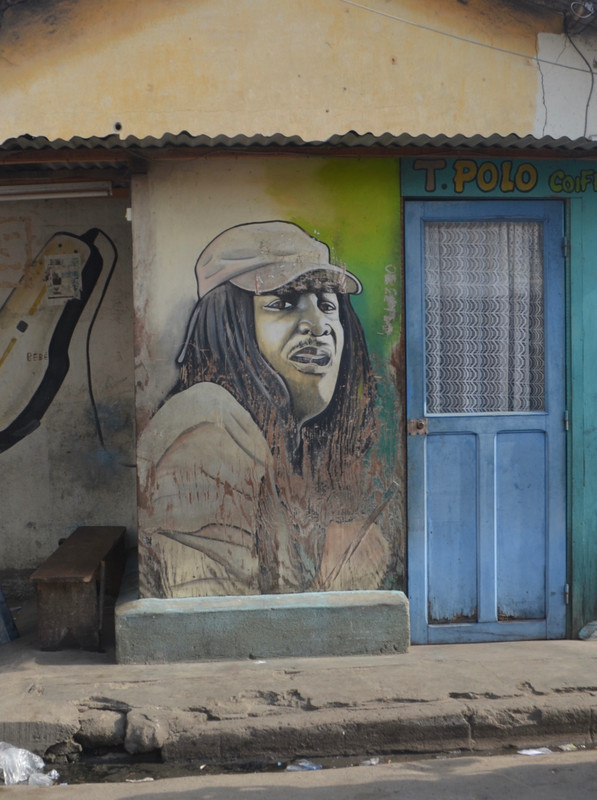 Alpha Blondy sui muri di Abidjan