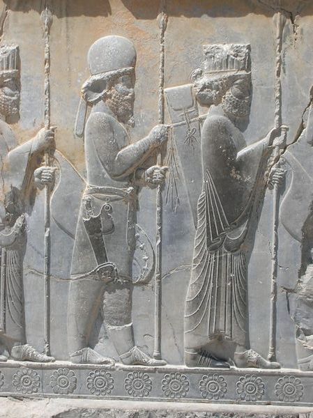 Persepolis: Gonne e minigonne