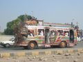 Peshawar: Minibus per le vie della citta'