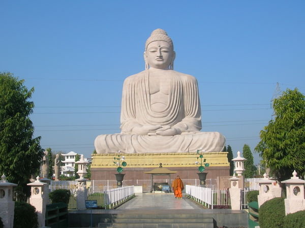 La grande statua del Buddha