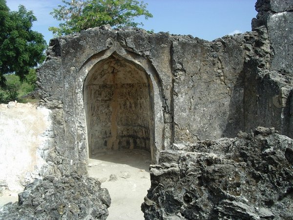 Bagamoyo: le rovine della moschea shirazi di Kaole