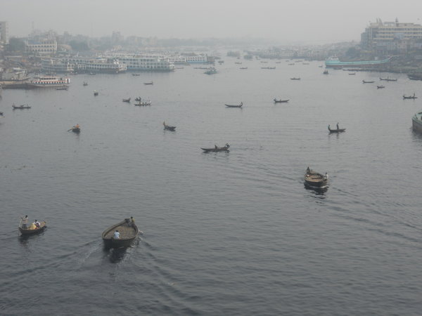 Dhaka: Sadarghat, il porto sul fiume Buriganga