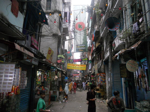 Old Dhaka: Shankharia Bazar