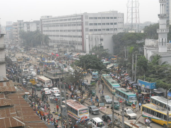 Dhaka: il traffico scorrevole del venerdi'....