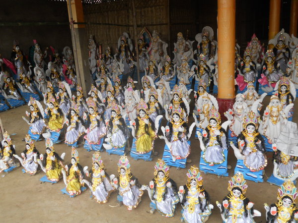 Fabbrica di statue della dea Saraswati