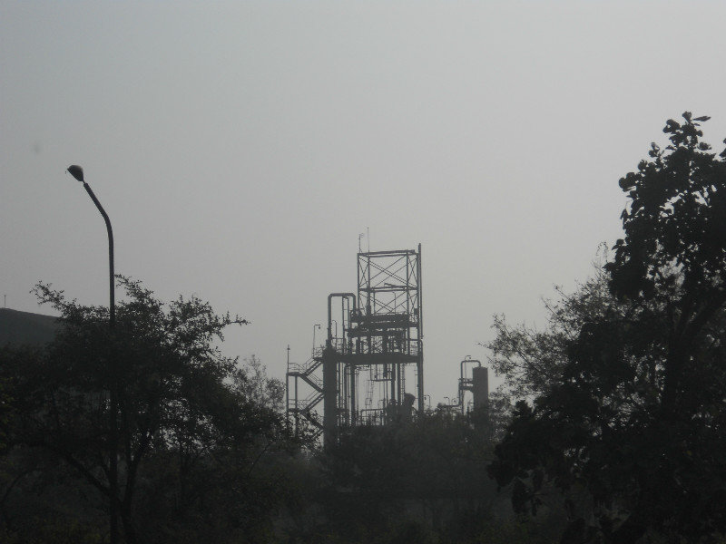 Bhopal: l'impianto della Union Carbide visto da lontano